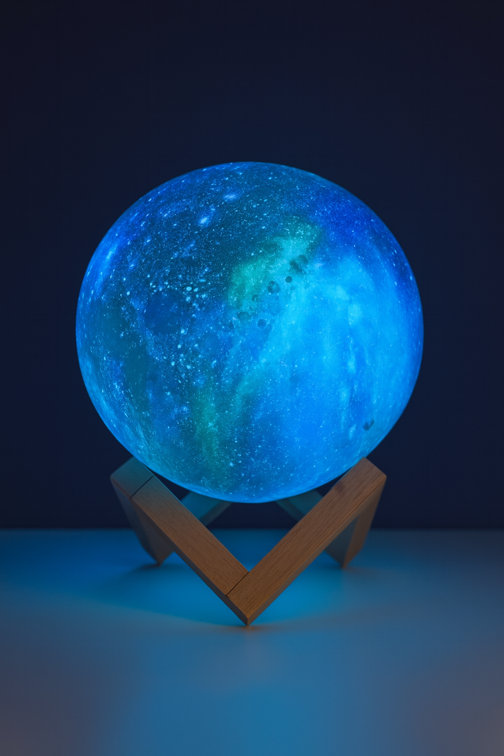 Noir Glow™ Galaxy Moon Lamp – 16 Colors LED | Touch & Remote Control